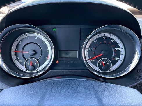 Used 2018 Dodge Grand Caravan SXT FWD image 21