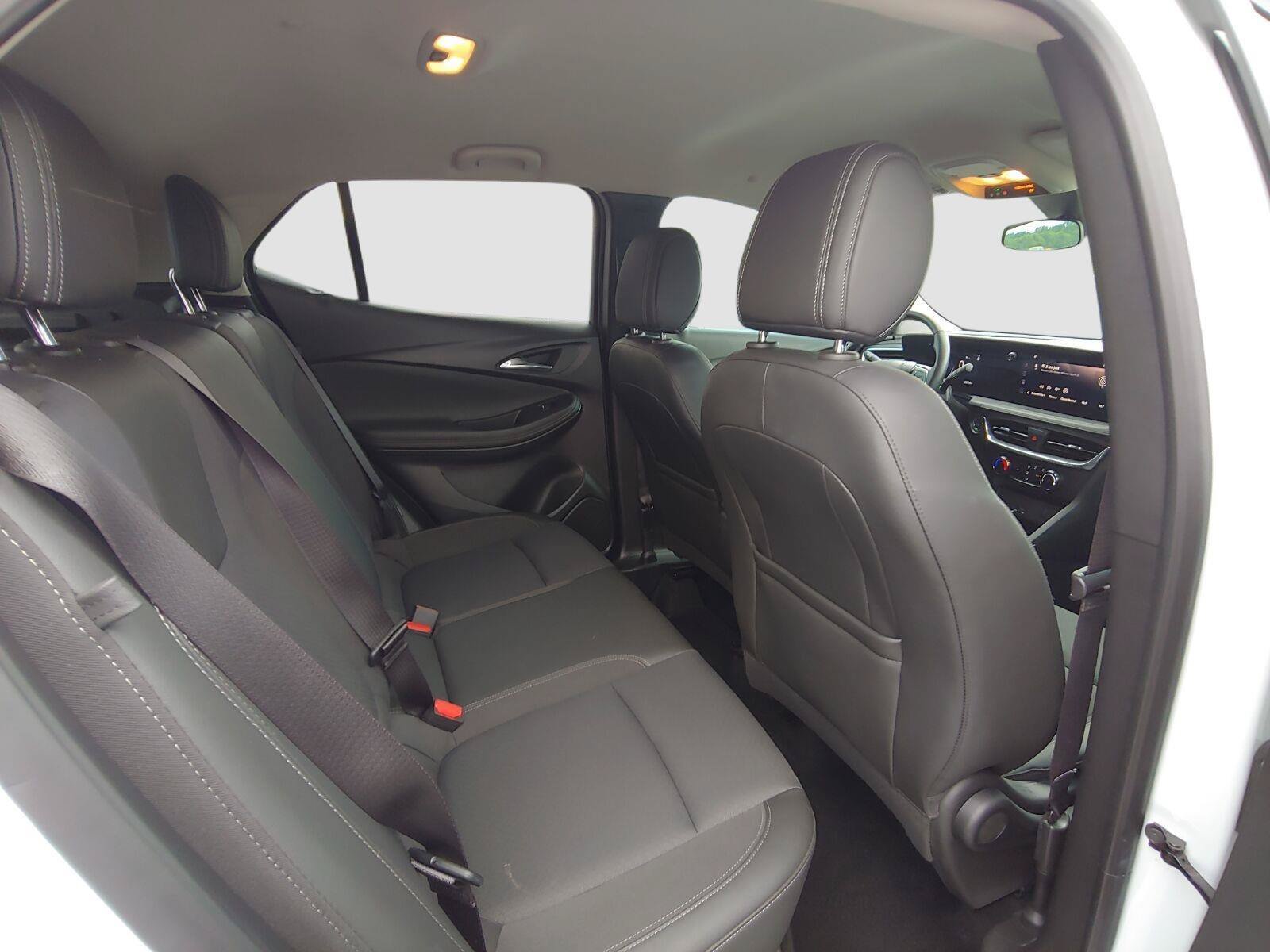 Used 2025 Buick Encore GX Preferred FWD image 30