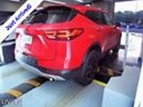 Used 2024 Chevrolet Blazer LT w/ Convenience Package FWD image 3