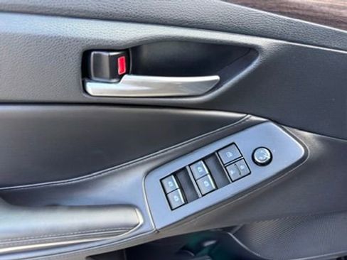 Used 2019 Toyota Avalon XLE w/ Moonroof Package FWD image 17