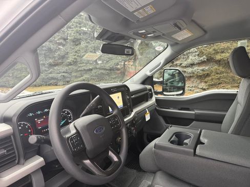 New 2026 Ford F350 XLT image 9