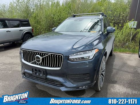 Used 2022 Volvo XC90 T5 Momentum w/ Climate Package AWD/4WD image 3