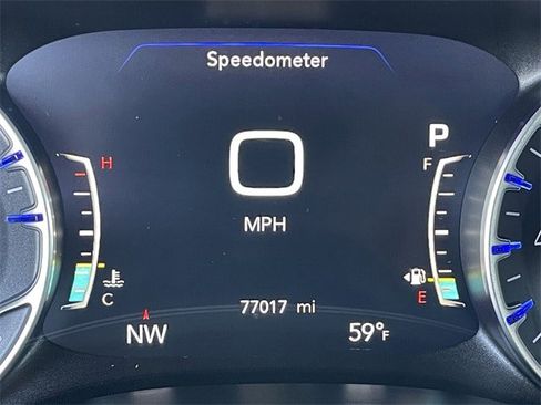 Used 2024 Chrysler Pacifica Touring-L image 14