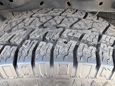 Used 2012 Ford F150 XLT w/ XLT Chrome Pkg image 10