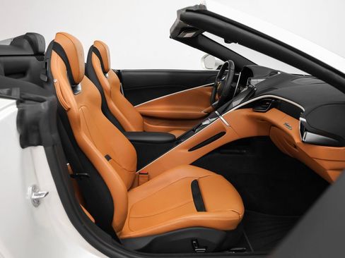Certified 2024 Ferrari Roma Spider RWD image 24
