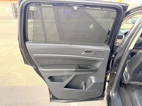 Used 2020 Volkswagen Atlas SE w/ Panoramic Sunroof Package FWD image 19