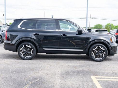 Used 2025 Kia Telluride S FWD image 6