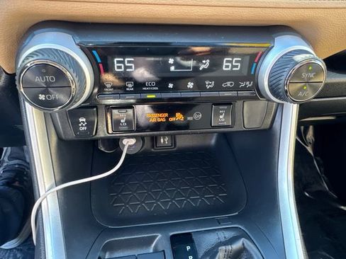 Used 2019 Toyota RAV4 XLE w/ Convenience Package image 36