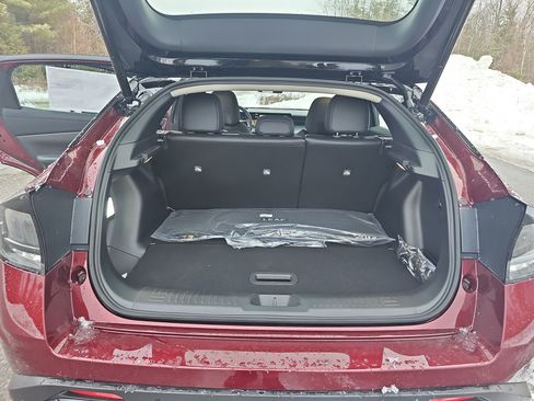 New 2026 Nissan Leaf Platinum+ w/ Cargo Package (Platinum+) FWD image 16