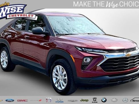 Used 2025 Chevrolet TrailBlazer LS w/ LS Convenience Package AWD/4WD image 1