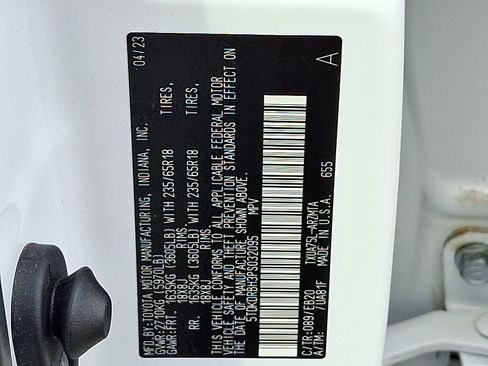 Used 2023 Toyota Highlander XLE image 29