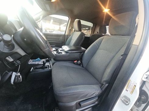 Used 2019 RAM 3500 Tradesman image 12