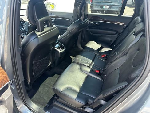 Used 2018 Volvo XC90 T6 Momentum w/ Convenience Package AWD/4WD image 10