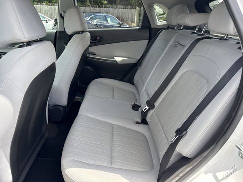 Used 2023 Hyundai Kona SEL image 10