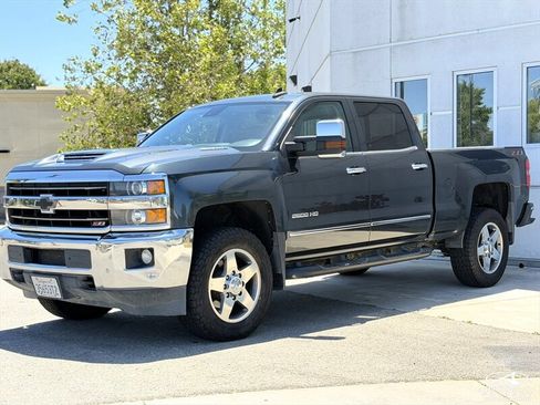 Used 2019 Chevrolet Silverado 2500 LTZ w/ Duramax Plus Package AWD/4WD image 4