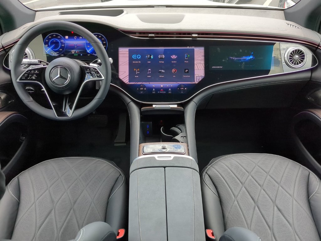 Used 2023 Mercedes-Benz EQS 580 4MATIC SUV image 12