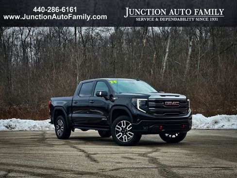 Used 2024 GMC Sierra 1500 AT4 w/ Technology Package image 1