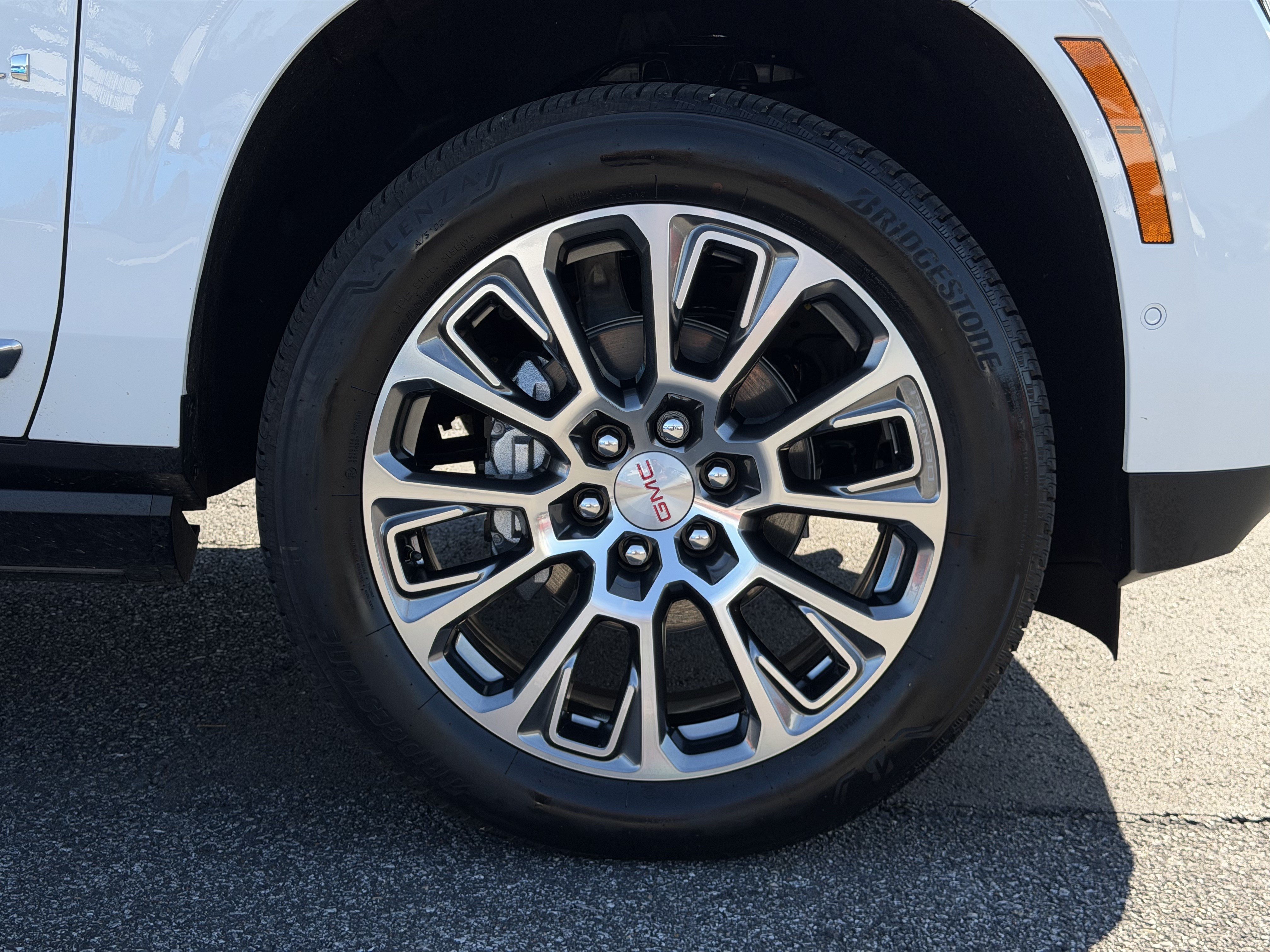 Used 2026 GMC Yukon Denali w/ Sun & Power Step Package RWD image 13