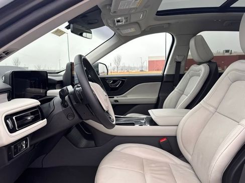 Used 2025 Lincoln Aviator Reserve w/ Illumination Package image 7
