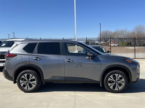 Certified 2023 Nissan Rogue SV image 3