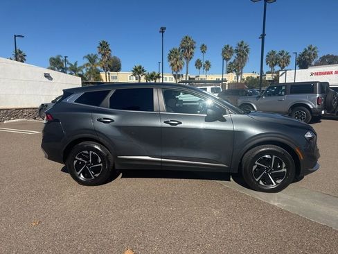 Used 2023 Kia Sportage LX AWD/4WD image 16