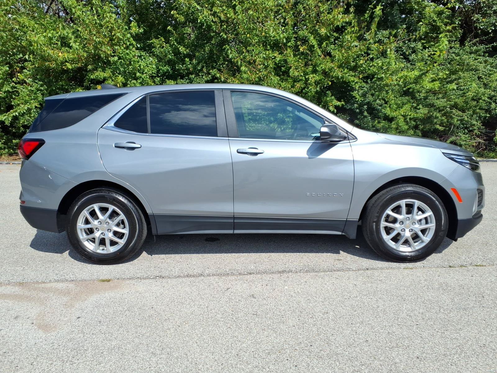 Used 2024 Chevrolet Equinox LT w/ LPO, Floor Liner Package FWD image 28