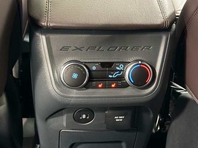 Used 2026 Ford Explorer Platinum RWD image 31