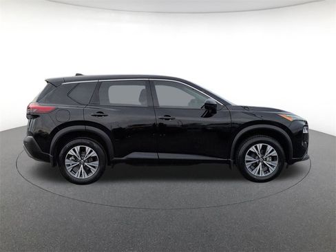 Used 2021 Nissan Rogue SV image 4