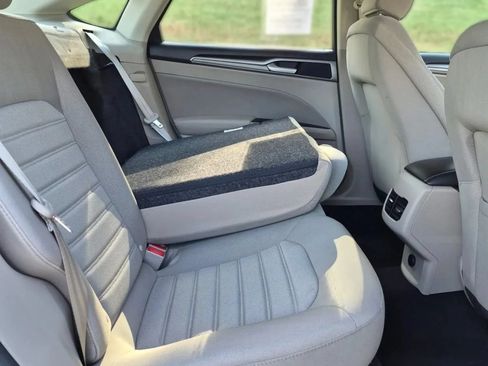 Used 2020 Ford Fusion SE w/ Fleet SE Value Package FWD image 21