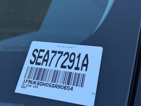 Certified 2025 Ford Explorer Active w/ Active Comfort Package image 5