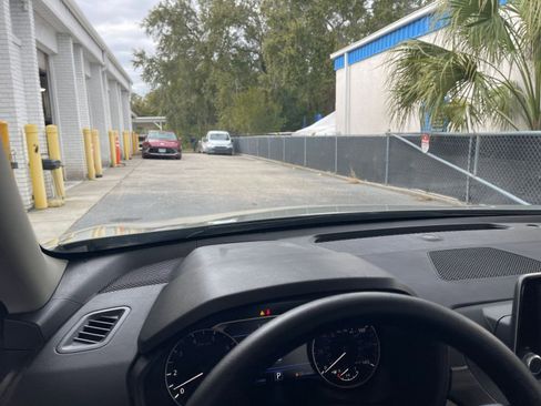 Used 2025 Nissan Altima 2.5 SV image 34