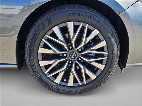 Used 2024 Nissan Altima 2.5 SV image 22