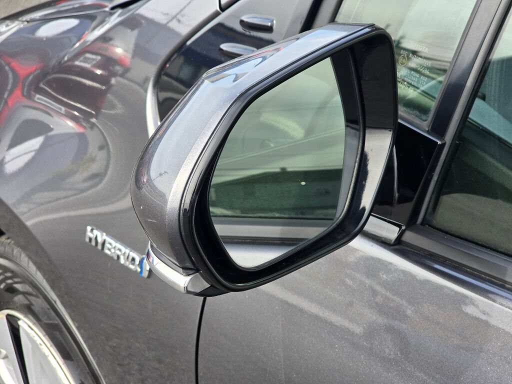 Used 2017 Toyota Prius Two FWD image 11
