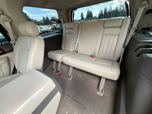 Used 2004 Lincoln Navigator Luxury AWD/4WD image 15