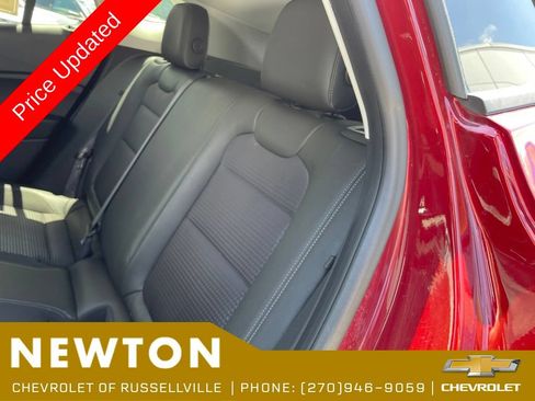Used 2024 Chevrolet Trax LT FWD image 31