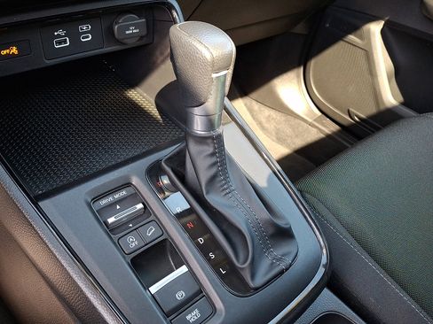 Used 2024 Honda CR-V EX image 16