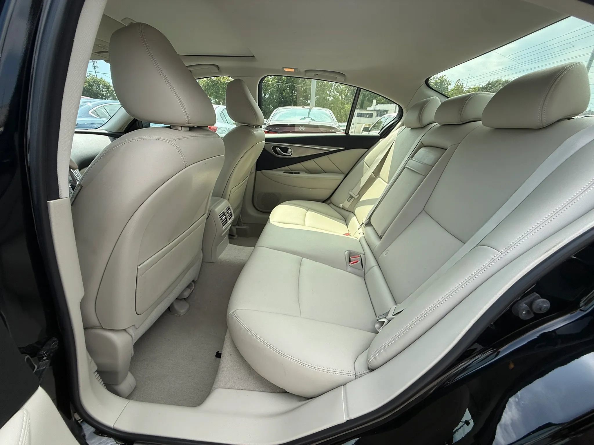 Used 2015 INFINITI Q50 Premium w/ All Weather Package AWD/4WD image 14