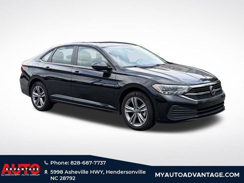 Used 2024 Volkswagen Jetta SE FWD image 1