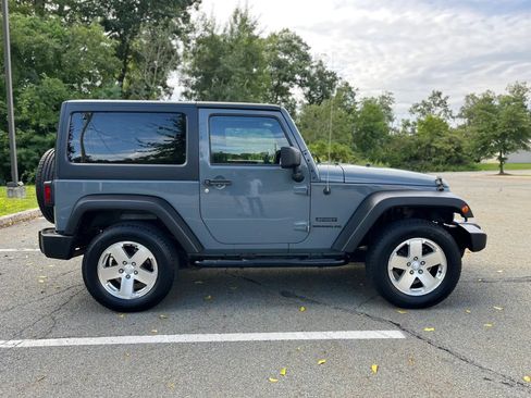 Used 2015 Jeep Wrangler Sport w/ Quick Order Package 24S AWD/4WD image 5