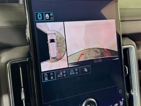 Certified 2025 GMC Yukon Denali image 12