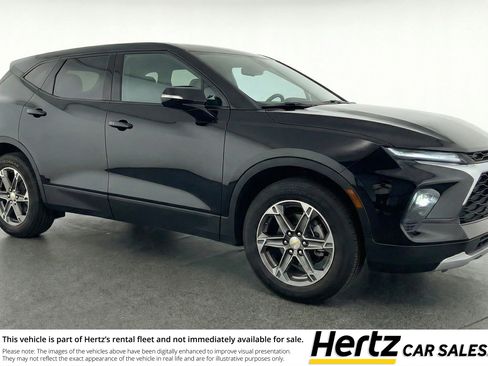 Used 2025 Chevrolet Blazer LT FWD image 1