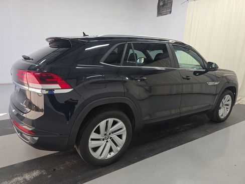 Used 2023 Volkswagen Atlas Cross Sport SE FWD image 4
