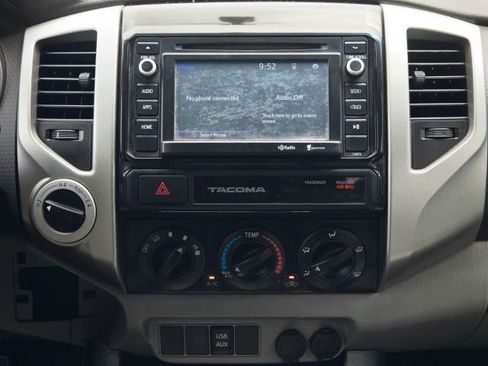 Used 2015 Toyota Tacoma 4x4 Double Cab w/ TRD Sport Package image 23