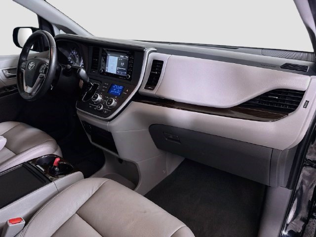 Used 2020 Toyota Sienna XLE w/ XLE Navigation Package AWD/4WD image 29