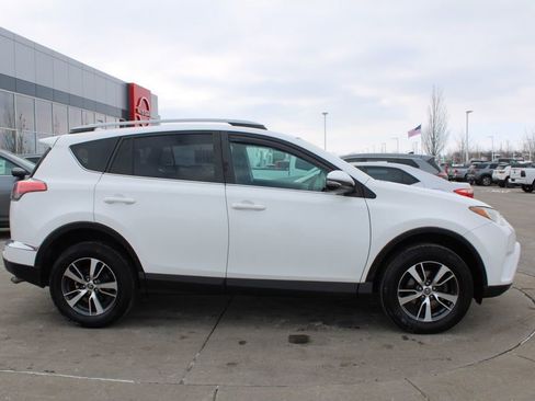 Used 2018 Toyota RAV4 XLE image 6