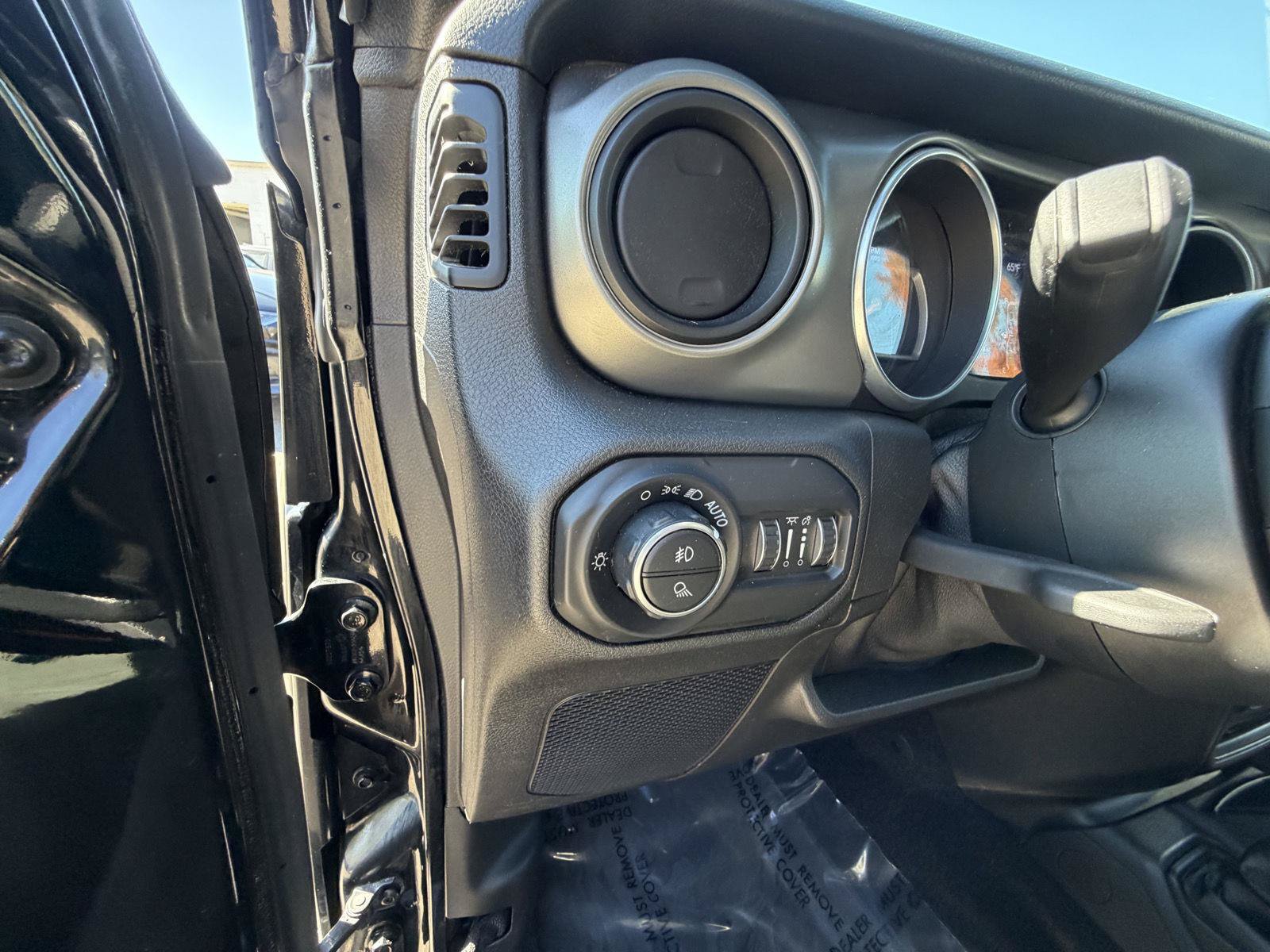 Used 2021 Jeep Gladiator Sport AWD/4WD image 15