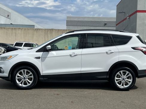 Used 2017 Ford Escape SE w/ SE Leather Comfort Package image 9