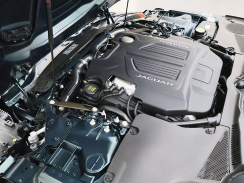 Used 2023 Jaguar F-TYPE R image 40