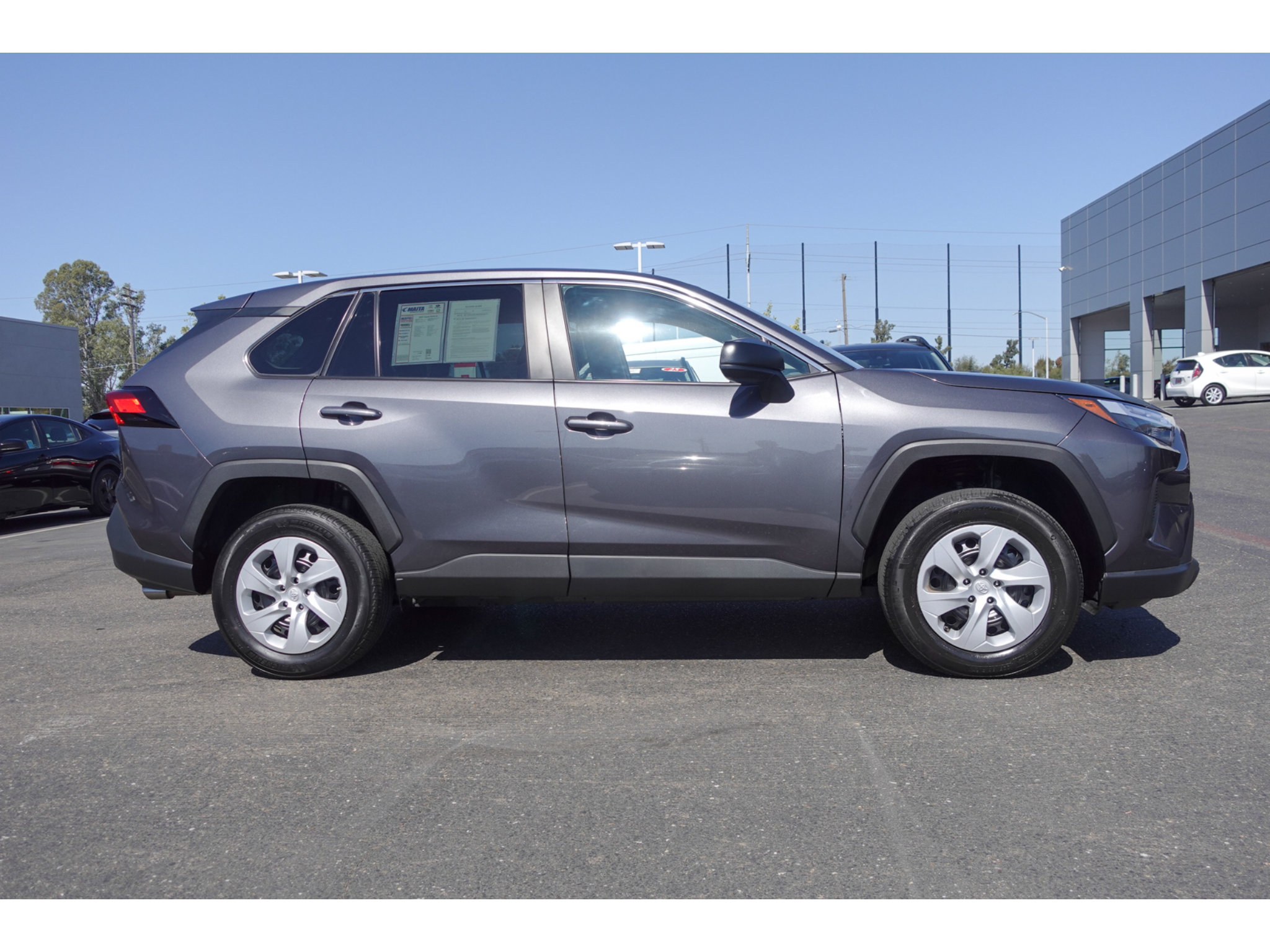 Used 2025 Toyota RAV4 LE AWD/4WD image 2