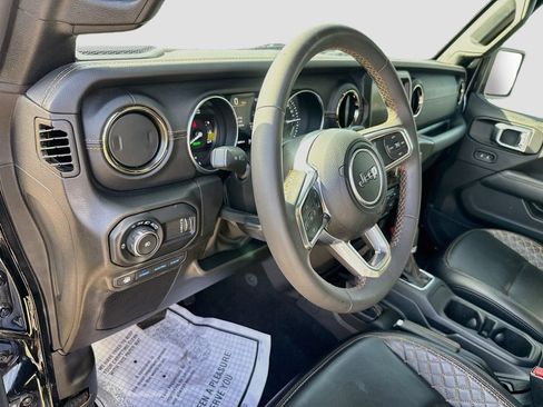 Used 2023 Jeep Wrangler Unlimited Sahara AWD/4WD image 10